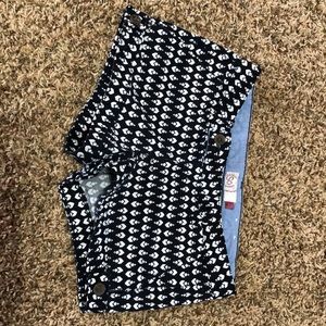 Black/white SO Shorts like new